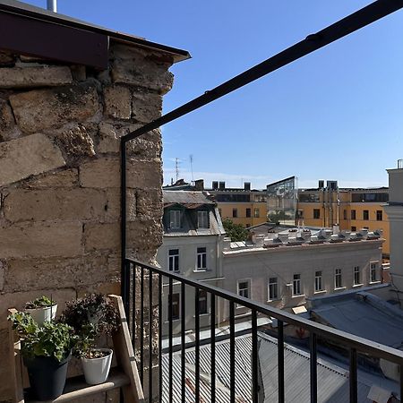 White Door Apartments Heart Of Odessa 1 Exteriér fotografie