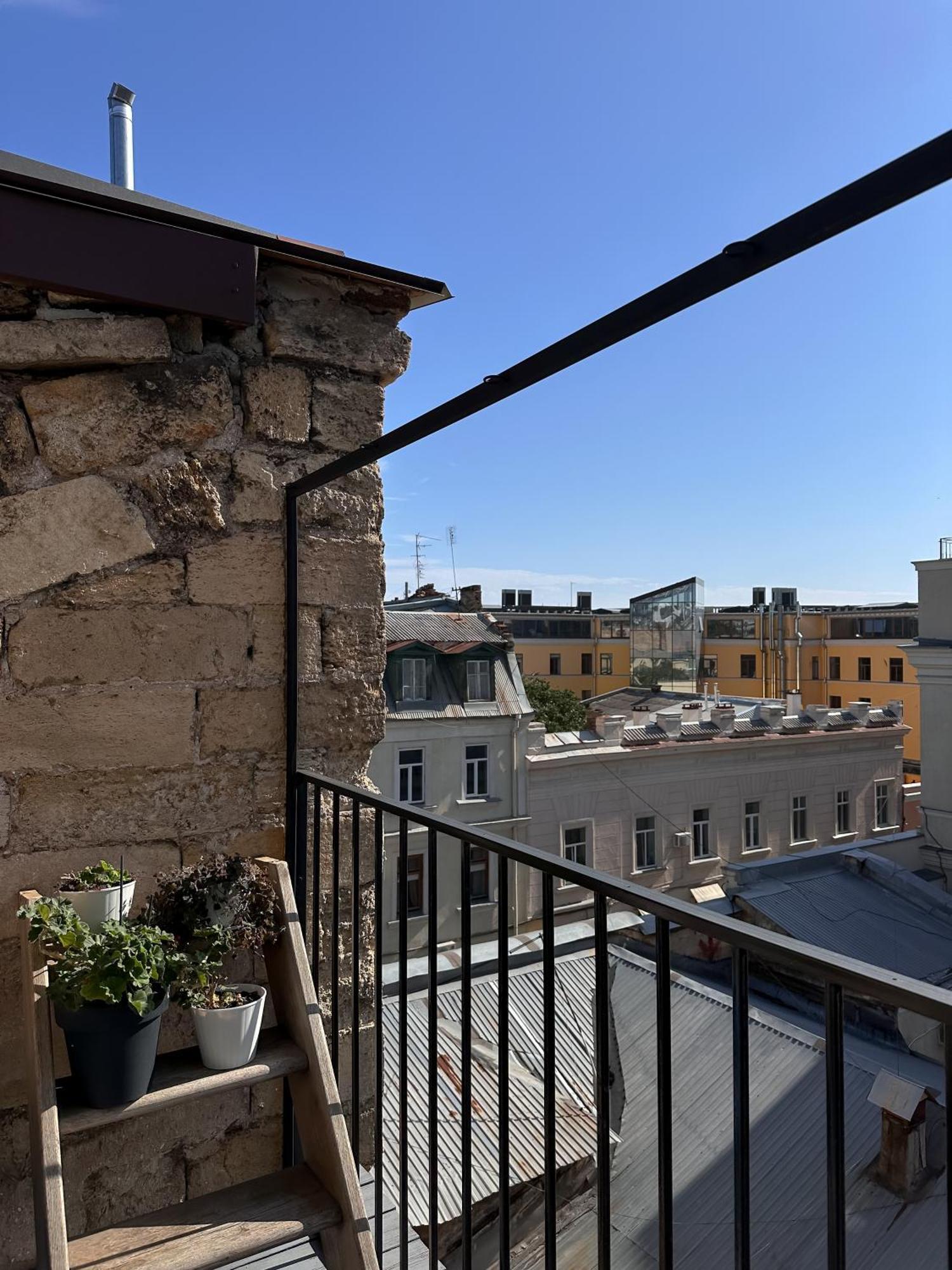 White Door Apartments Heart Of Odessa 1 Exteriér fotografie